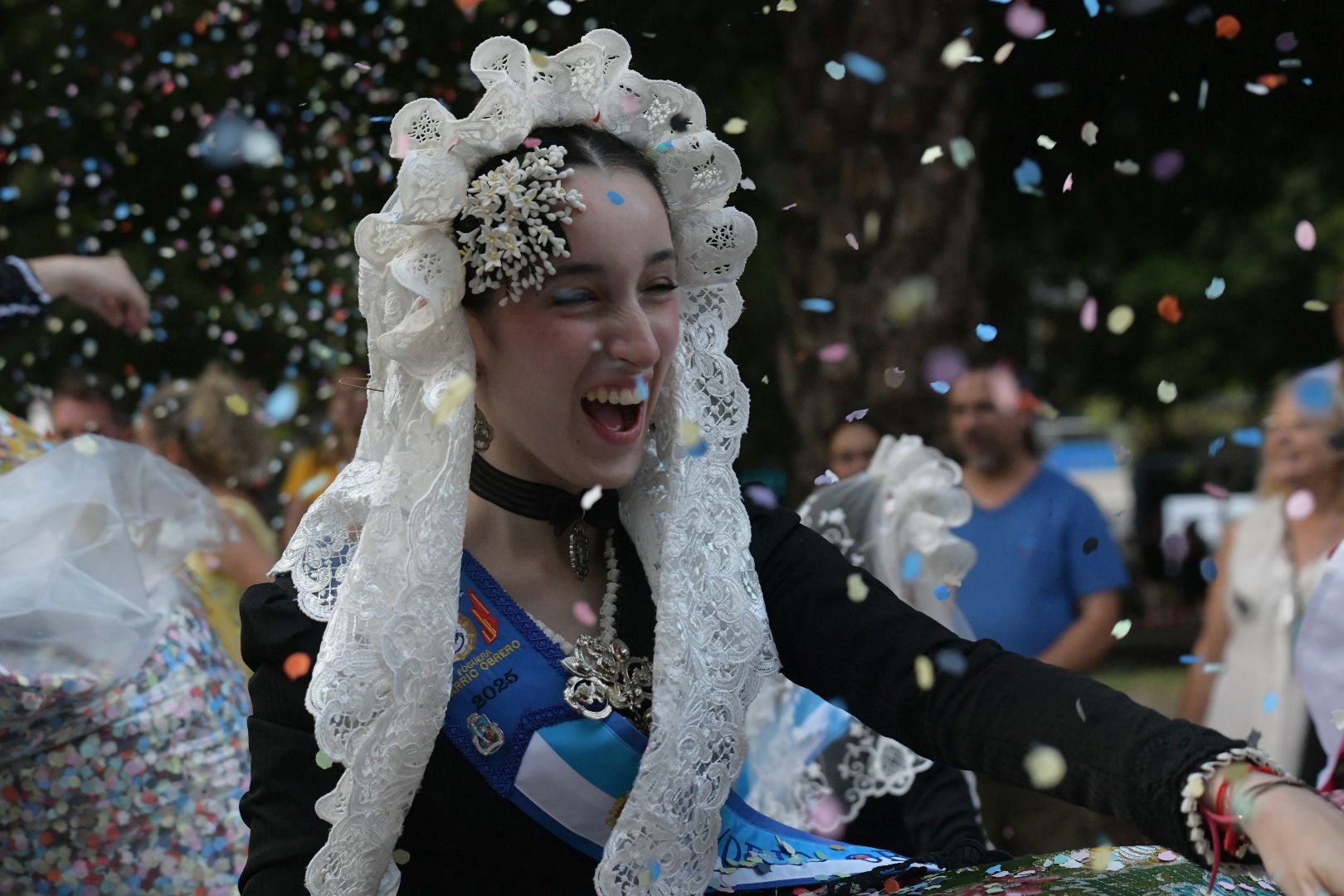 El Coso Multicolor pone fin a las Hogueras de Alicante 2025