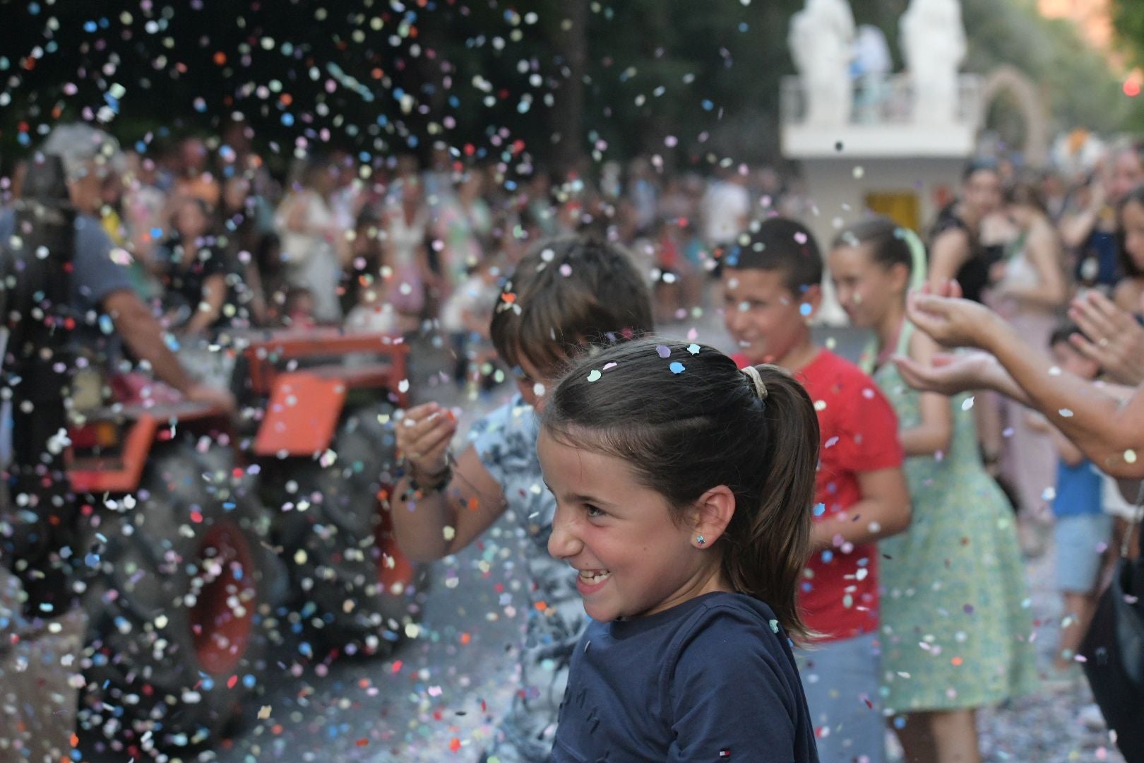 El Coso Multicolor pone fin a las Hogueras de Alicante 2025