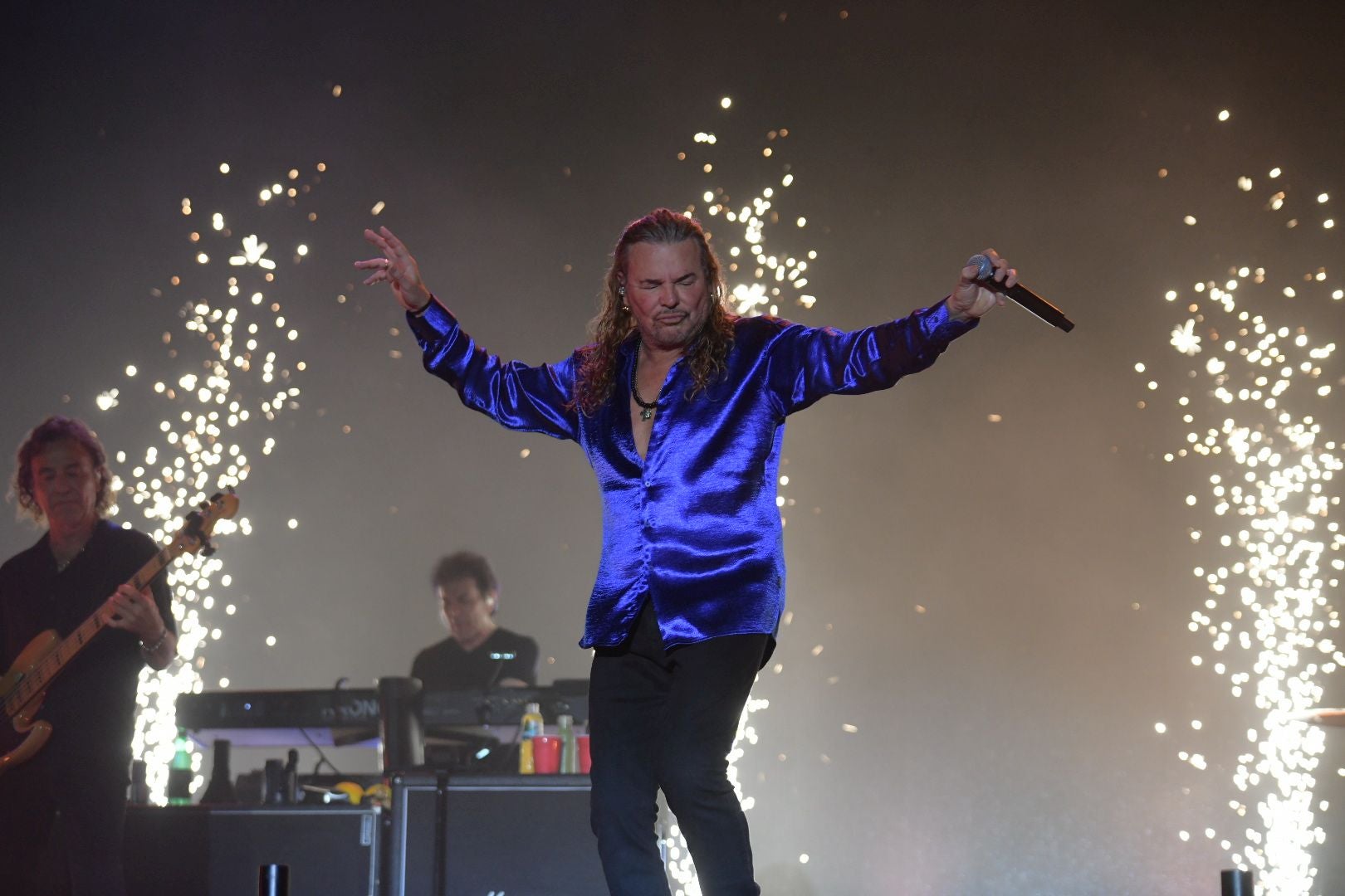 Alicante se rinde a Maná