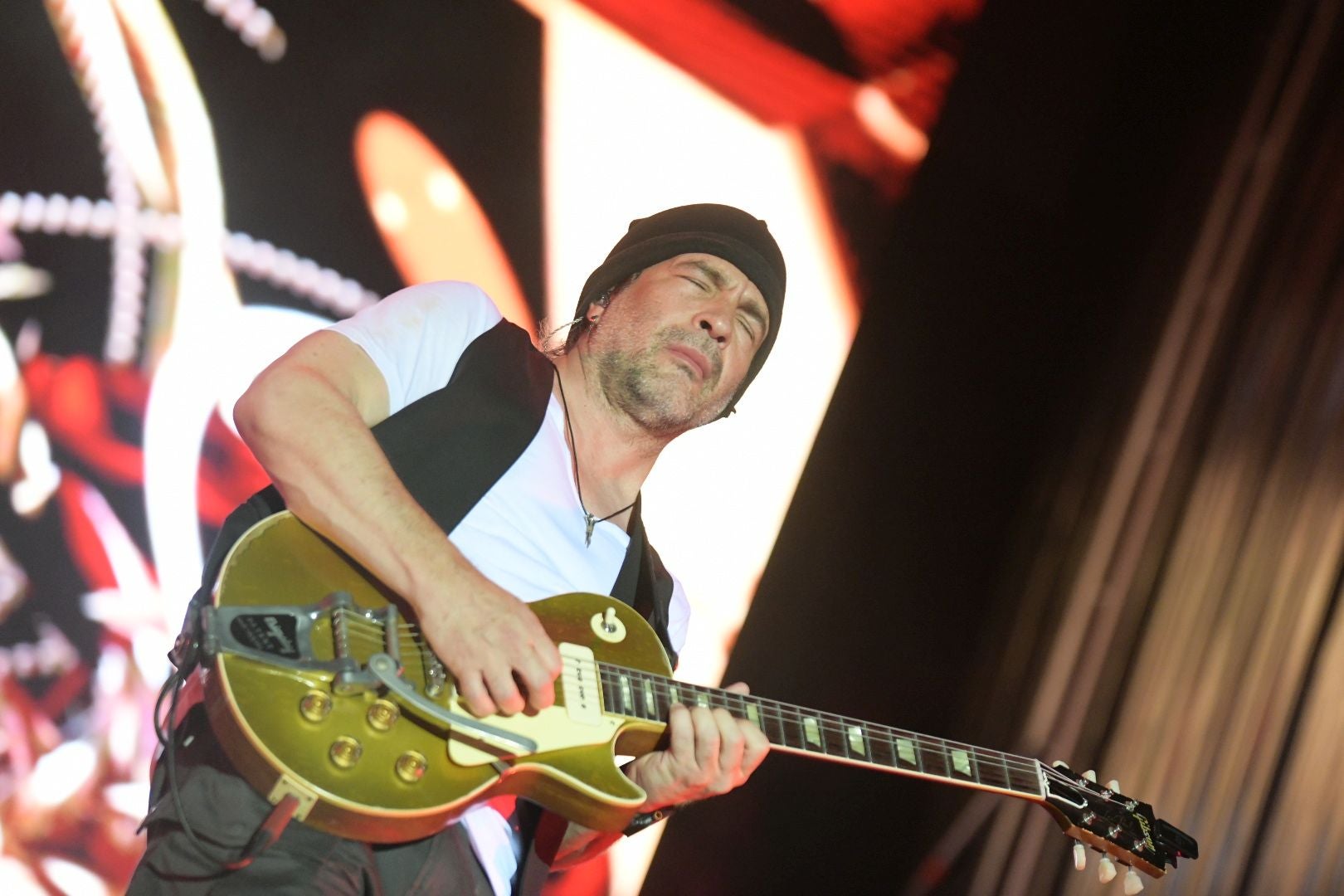 Alicante se rinde a Maná