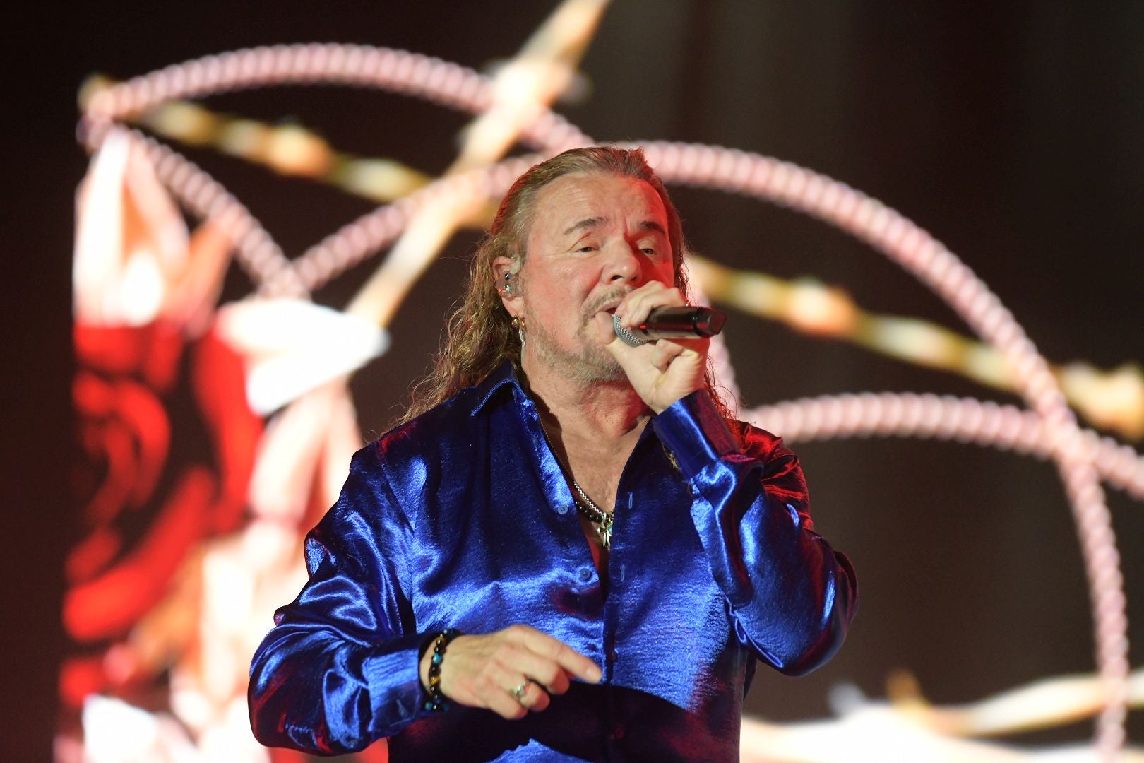 Alicante se rinde a Maná