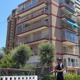 Imagen principal - Investigan un robo en la casa de la madre de Koldo García en Benidorm