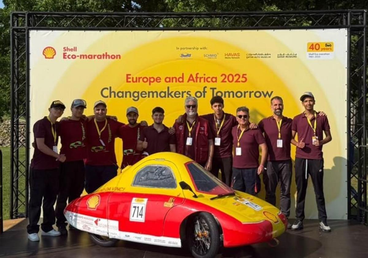 Team of IES Leonardo Da Vinci with their winning prototype.