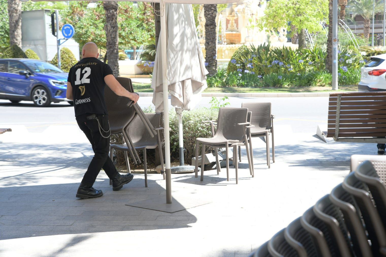 A worker in a bar in Alicante.