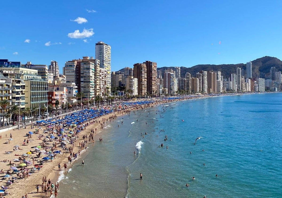 Imagen de la playa de Levante de Benidorm