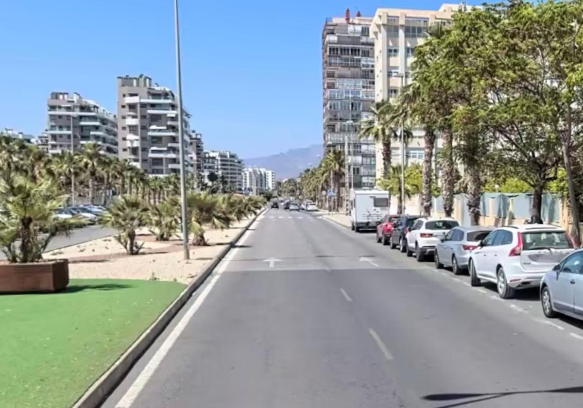 Carril de la avenida Costa Blanca pendiente de reordenar.