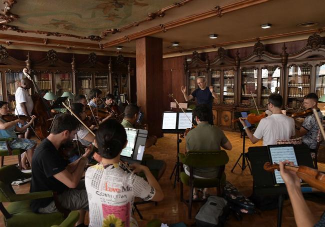 Marcus Hartmann during rehearsals in Alicante.