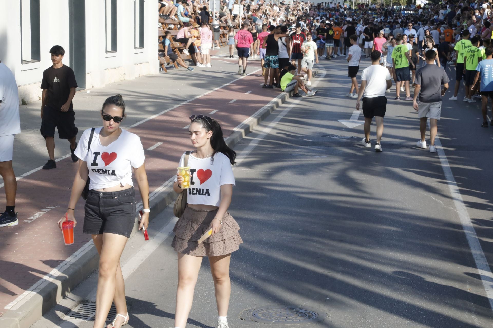 Así ha sido la entrada y primera sesión de &#039;bous a la mar&#039; en Dénia