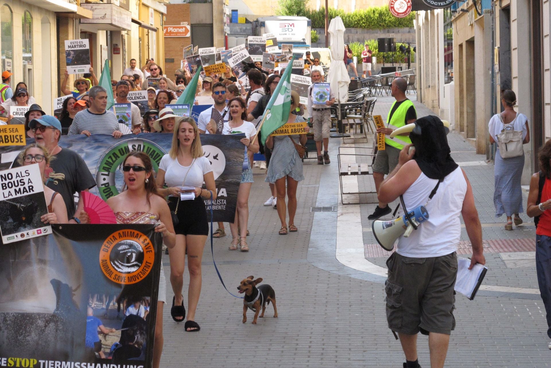 Protestas en Dénia contra els 'Bous a la mar'
