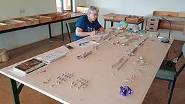 La profesora Patxuca de Miguel en Turkana Basin Institut, en Kenia