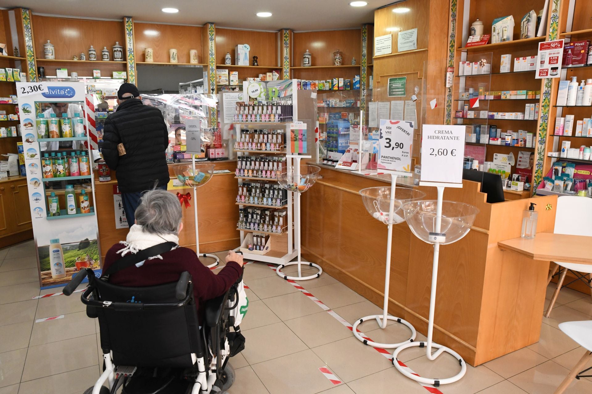 Pharmaceutical establishment in the city of Alicante.