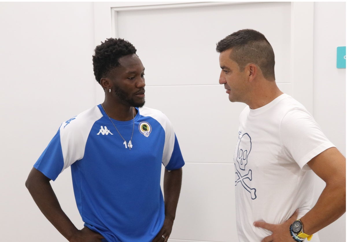 Ben Hamed y Rubén Torrecilla, durante las pruebas médicas.