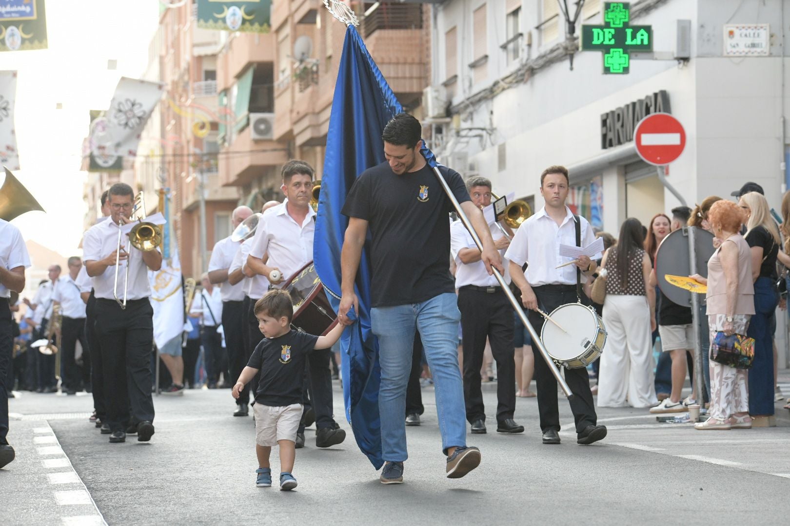 La Entrada de Bandas pone música a las fiestas de Moros y Cristianos de San Blas