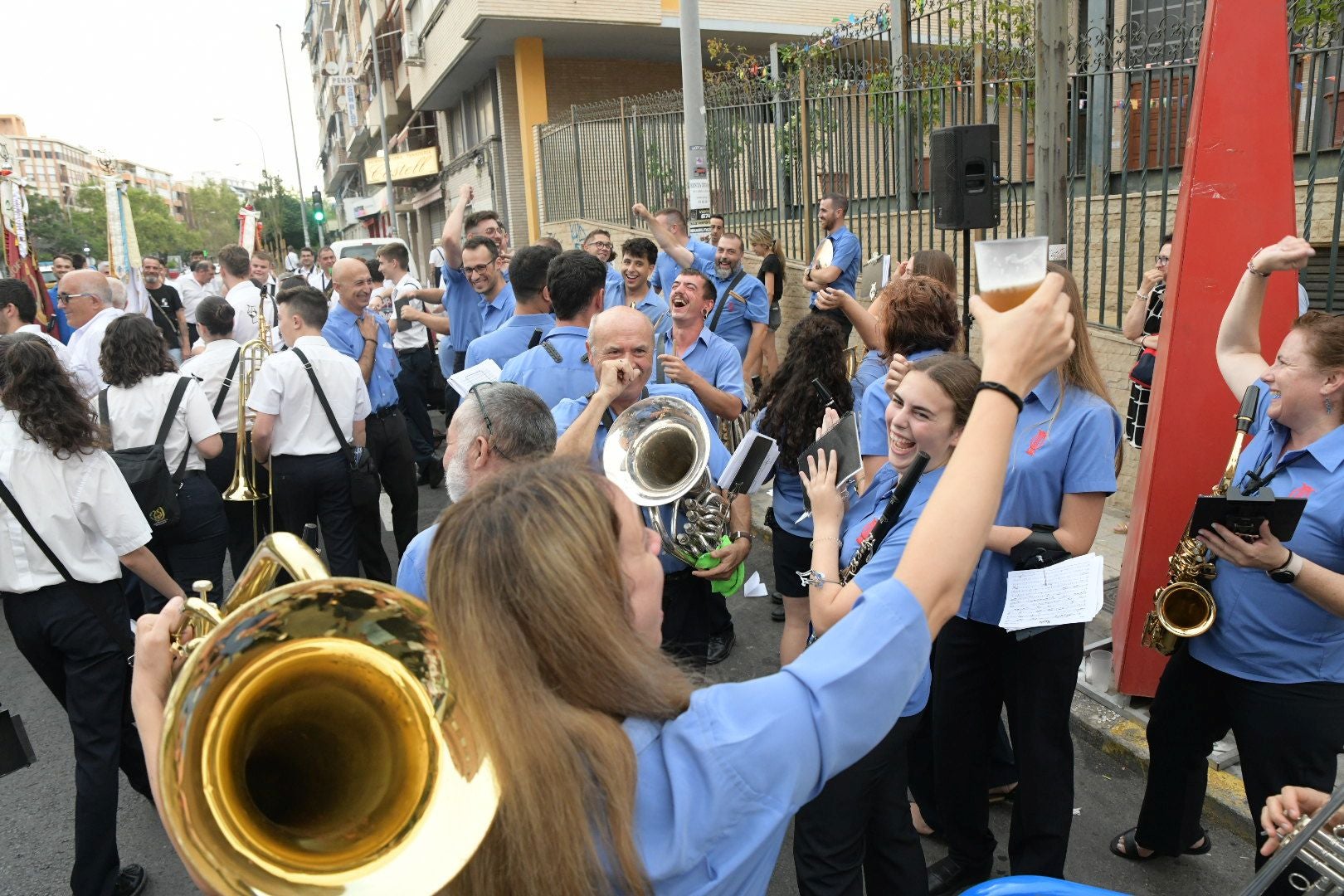 La Entrada de Bandas pone música a las fiestas de Moros y Cristianos de San Blas