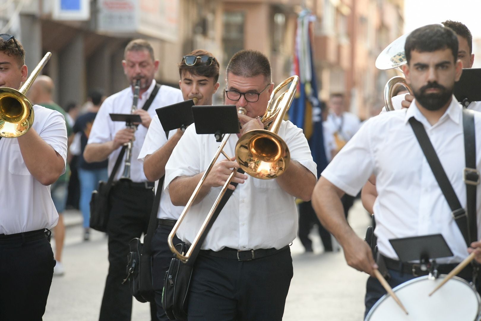 La Entrada de Bandas pone música a las fiestas de Moros y Cristianos de San Blas