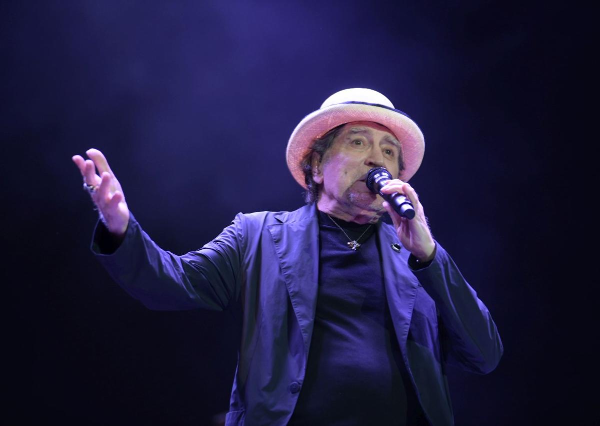 Imagen secundaria 1 - Joaquín Sabina bids farewell to Alicante in a massive concert