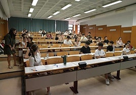 Examen de la PAU 2025 en la Universidad de Alicante.