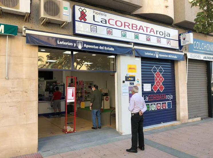 Punto de venta de lotería La Corbata Roja.
