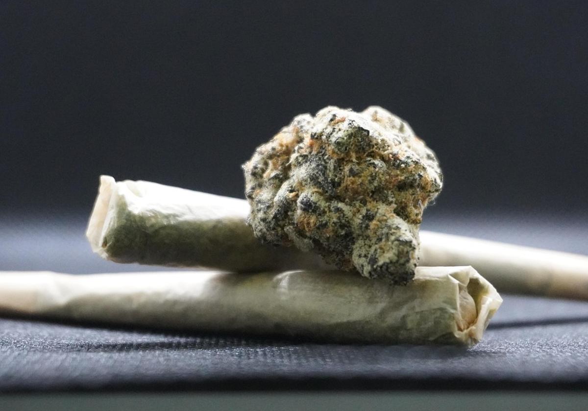 El cannabis es una de las principales sustancias adictivas que consumen los jóvenes alicantinos.