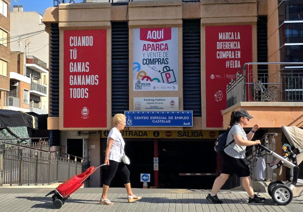 Lona informativa de la campaña instalada en el mercado de Elda.