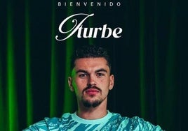 Alejandro Iturbe durante la presentación con el Elche CF