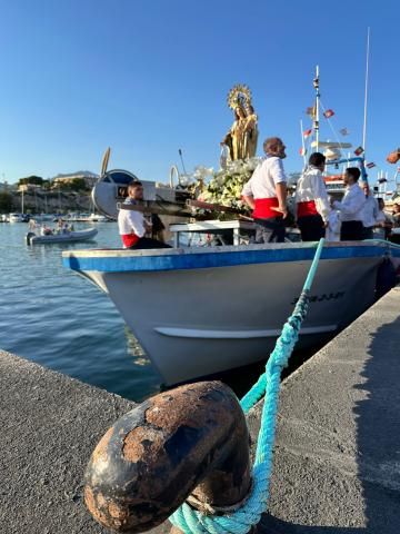 El Campello navega para arropar a la Virgen del Carmen