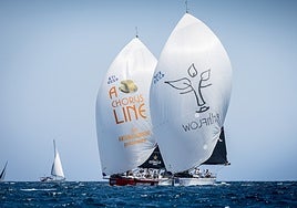 El Pez de Abril, en plena regata.