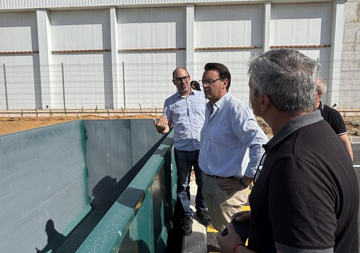 El alcalde y otras autoridades visitan el nuevo centro