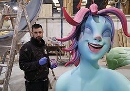 Josué Beitia en su taller.