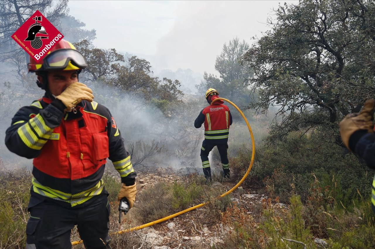Firefighters will work through the night on the Ibi forest fire