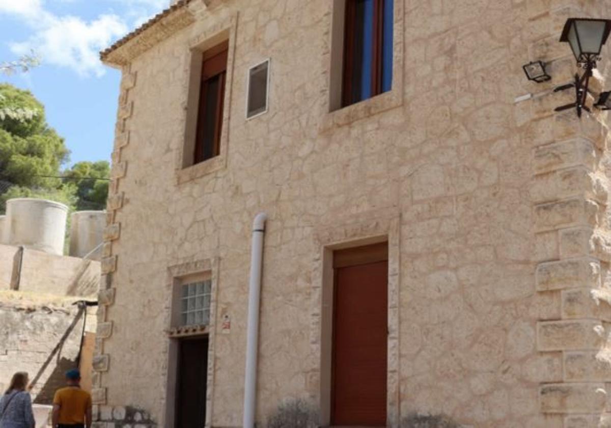 Imagen de la residencia El Cenáculo, lugar de origen del incendio de Ibi.