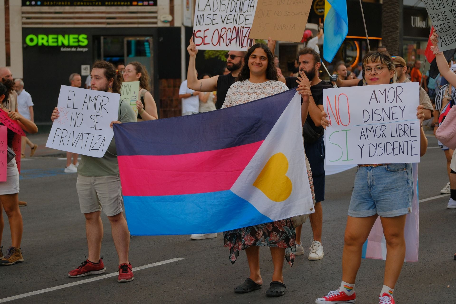 Alicante celebra el Orgullo entre fiesta y reivindicación