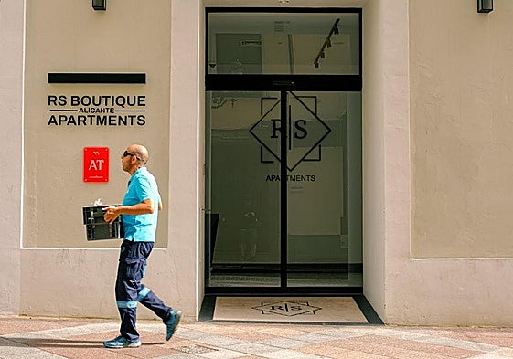 Bloque de viviendas turísticas en Alicante.