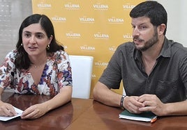 La edil de Sanidad de Villena, Alba Laserna, junto al diputado autonómico Carles Esteve.