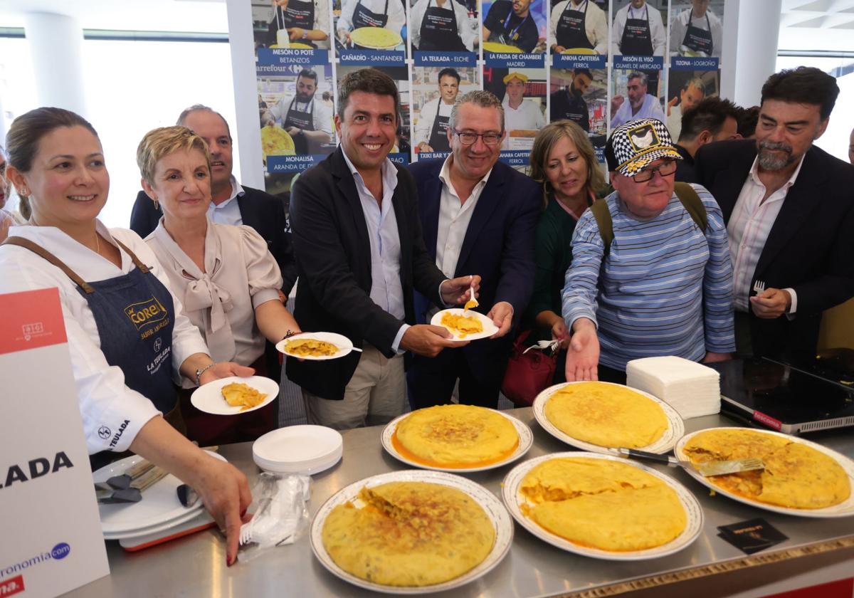 Authorities at the presentation of Alicante Gastronómica.