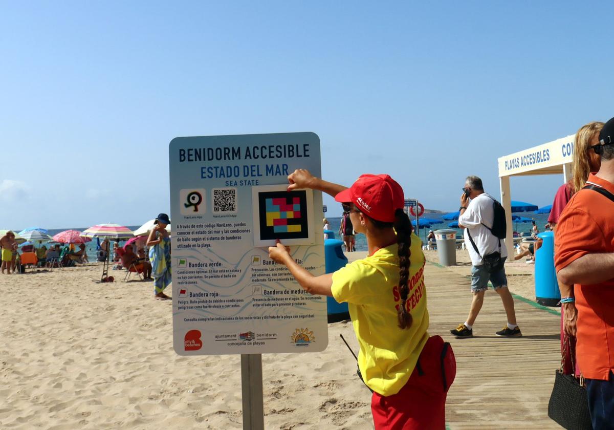 Las playas de Benidorm hablan para informar del estado del mar a personas ciegas.