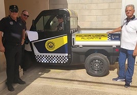 Presentación de la furgoneta en la isla.