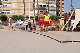 Dos personas que han participado en el simulacro
