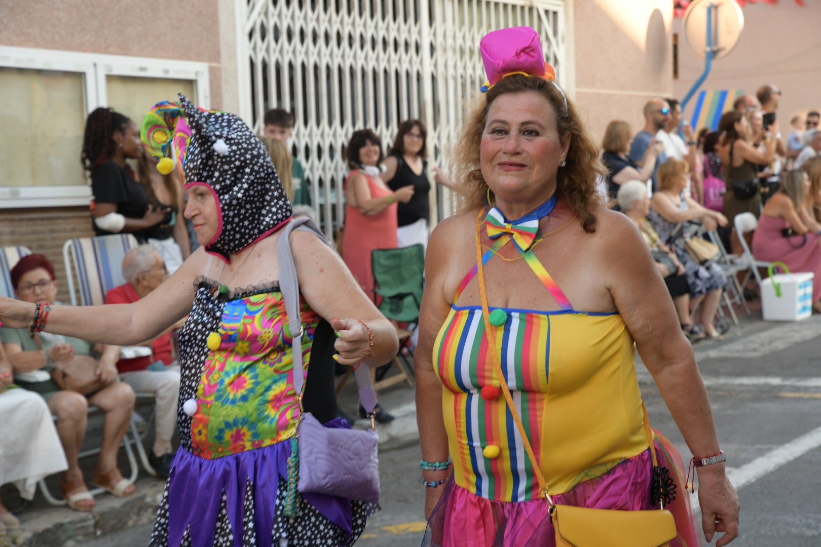 La fiesta sigue en San Gabriel: desfiles centenarios por el barrio