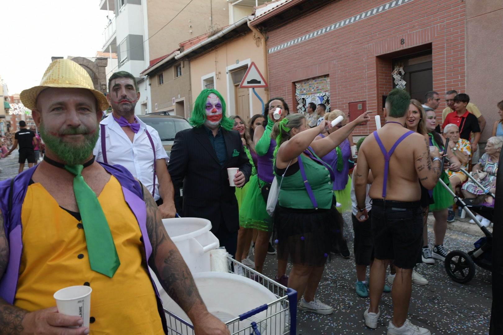 La fiesta sigue en San Gabriel: desfiles centenarios por el barrio