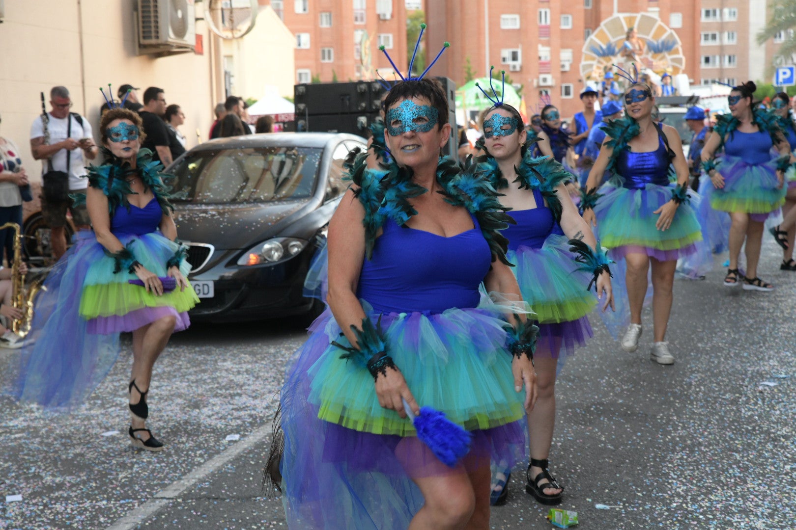 La fiesta sigue en San Gabriel: desfiles centenarios por el barrio