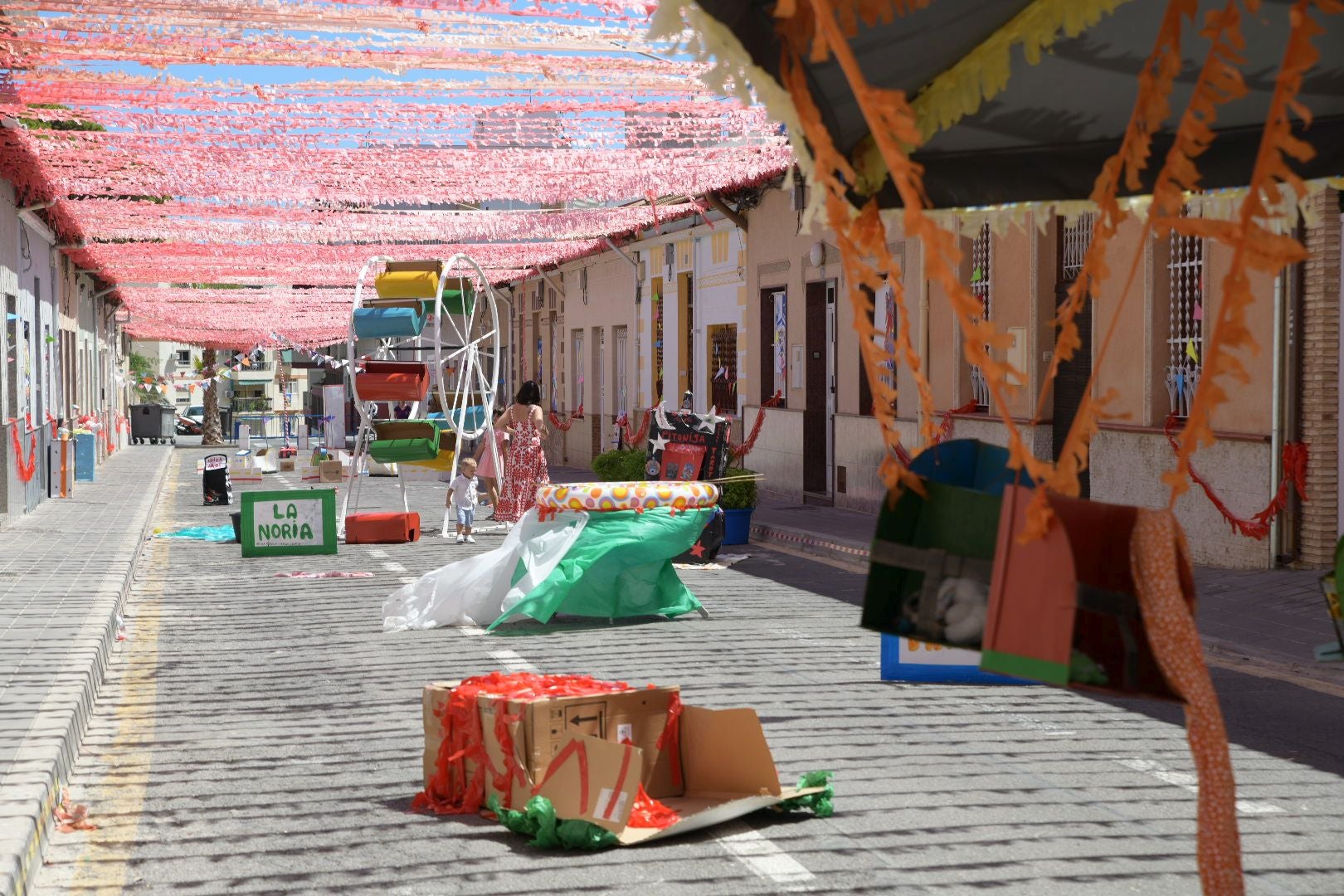 Las calles de San Gabriel lucen engalanadas