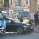 Imagen principal - Un coche se estrella contra el muro del 'scalextric' de Alicante
