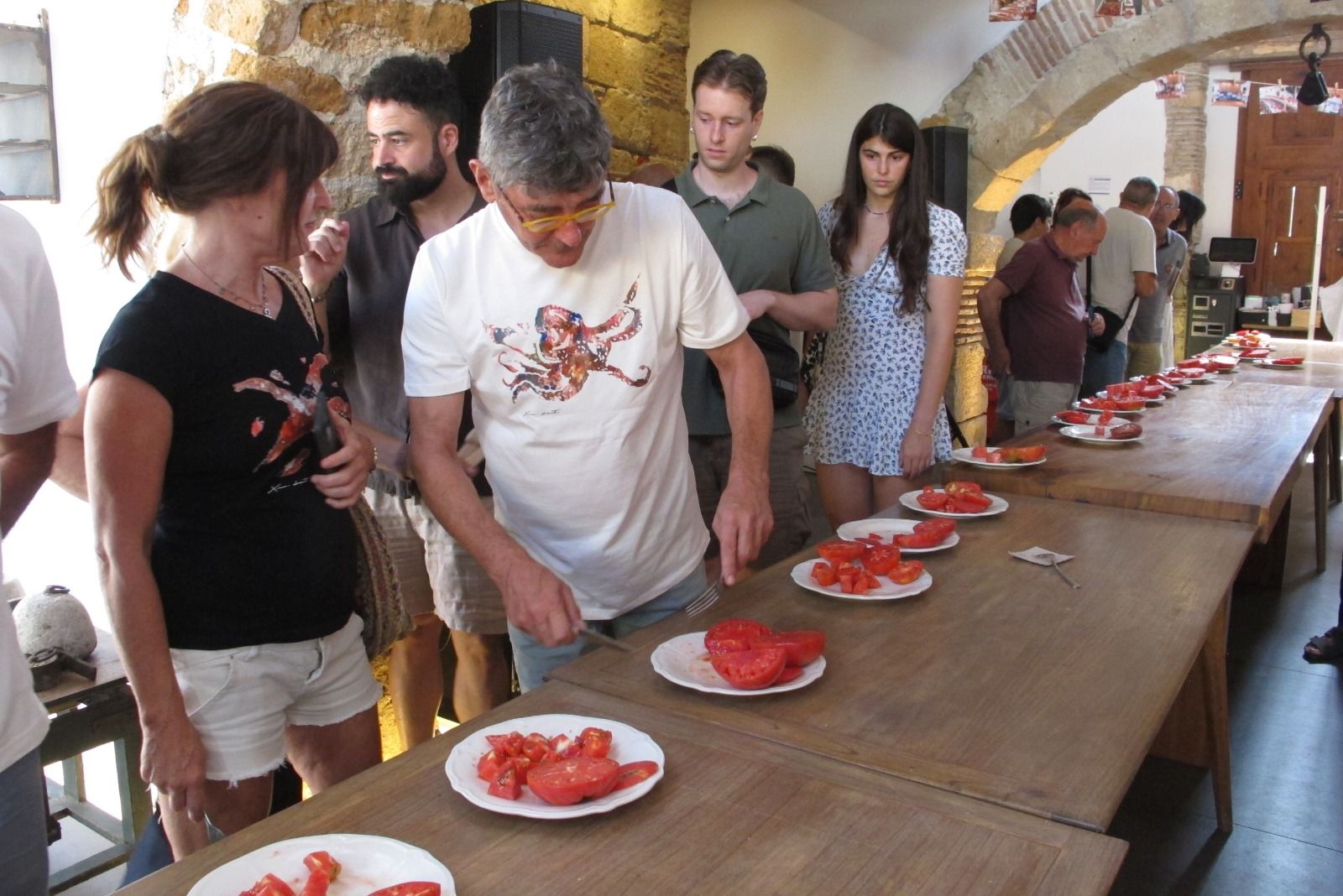 La Marina Alta rinde culto al agricultor local eligiendo su mejor tomate