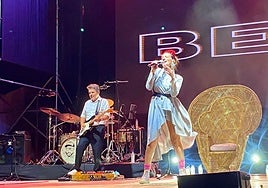 Bebe durante el concierto en Jardines de Abril.
