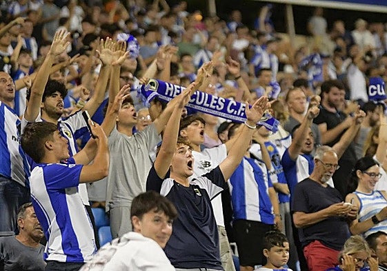 Aficionados presentes en el partido frente al Elche CF