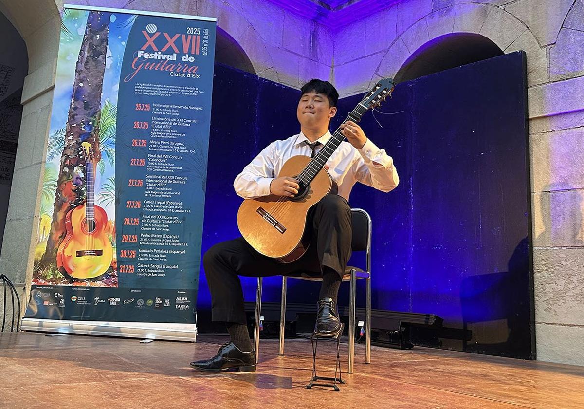Kiwon Choi during his performance in the competition
