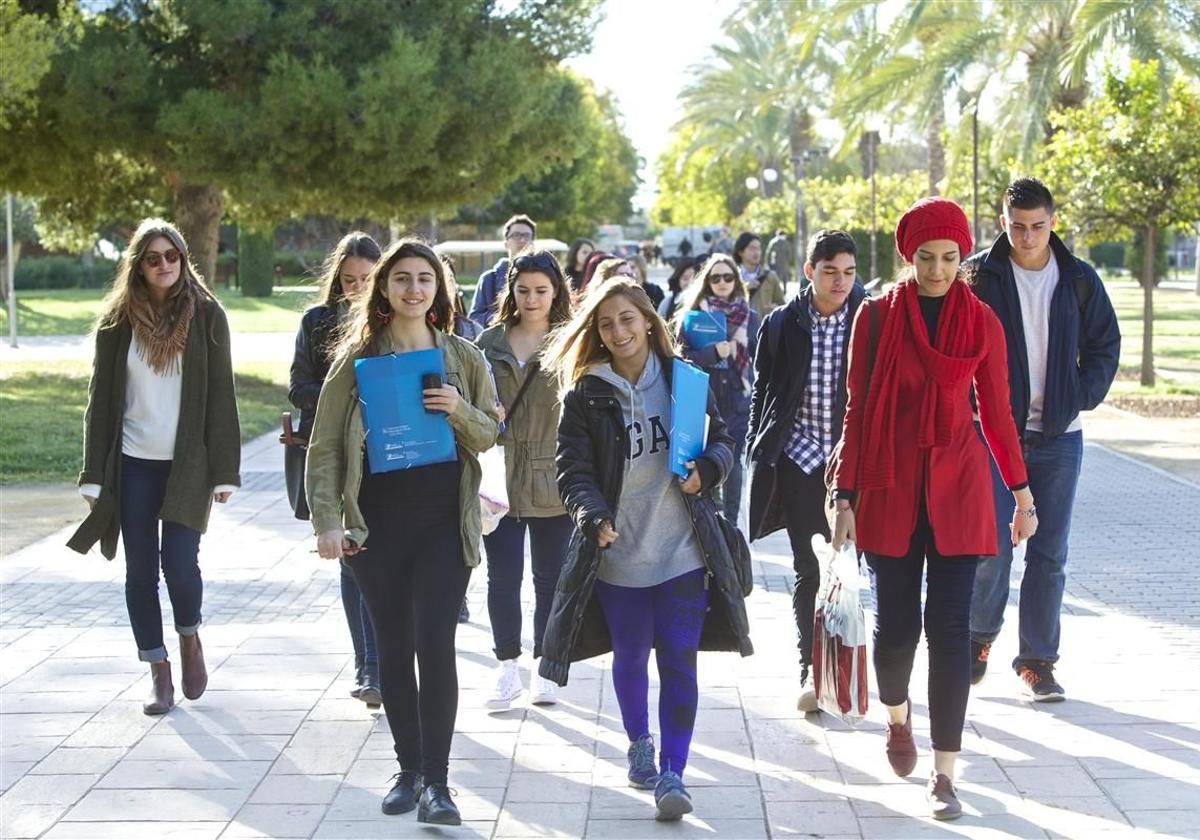 Estudiantes Erasmus en la Universidad de Alicante.