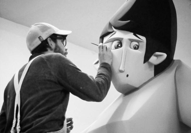 El artista Grego Acebedo durante una plantà.