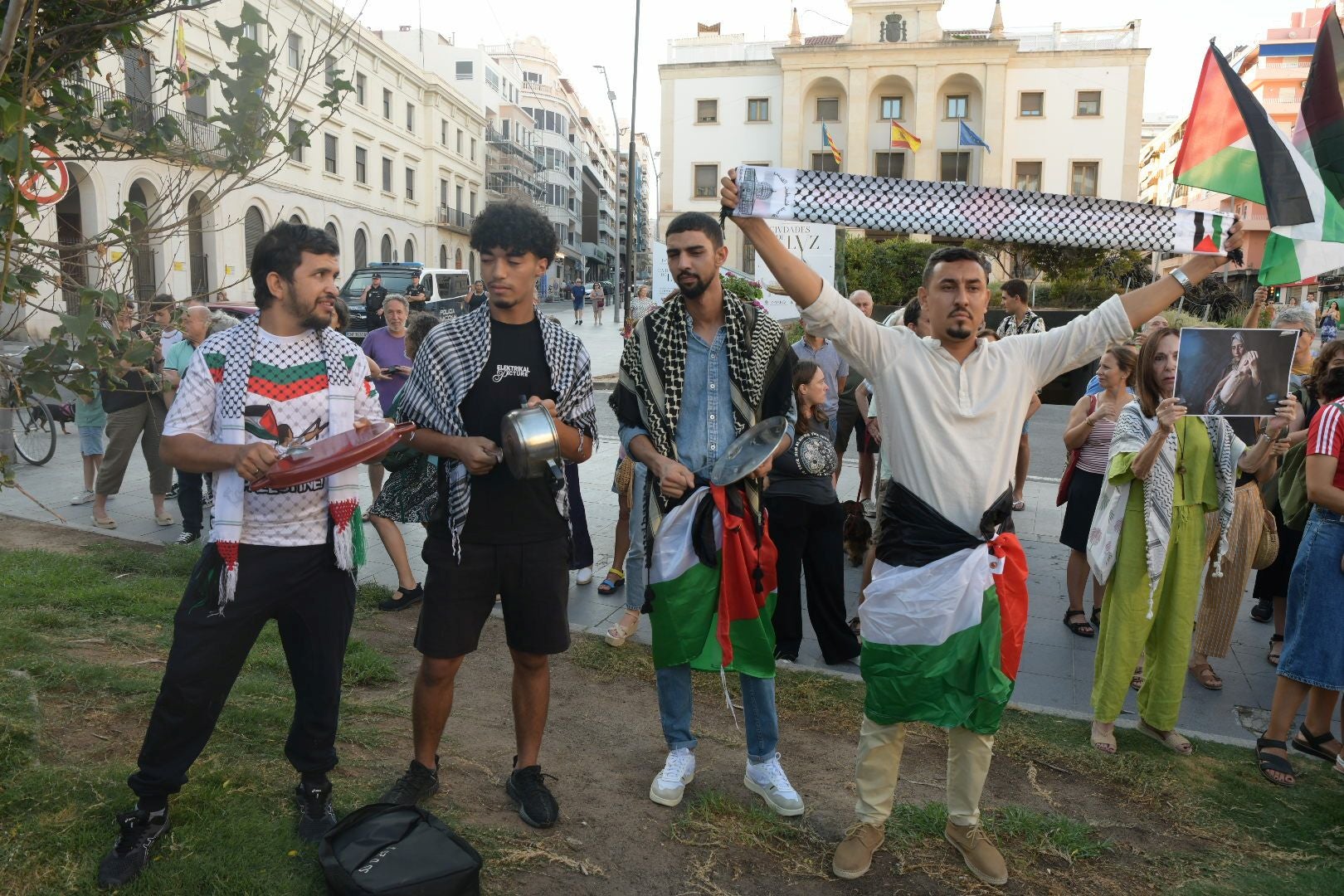 Cacerolada en Alicante para pedir el fin del holocausto en Gaza